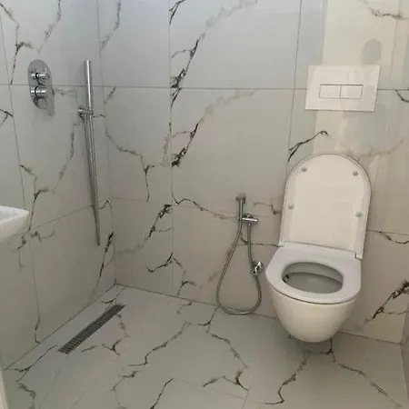 Center 3 * Tirana